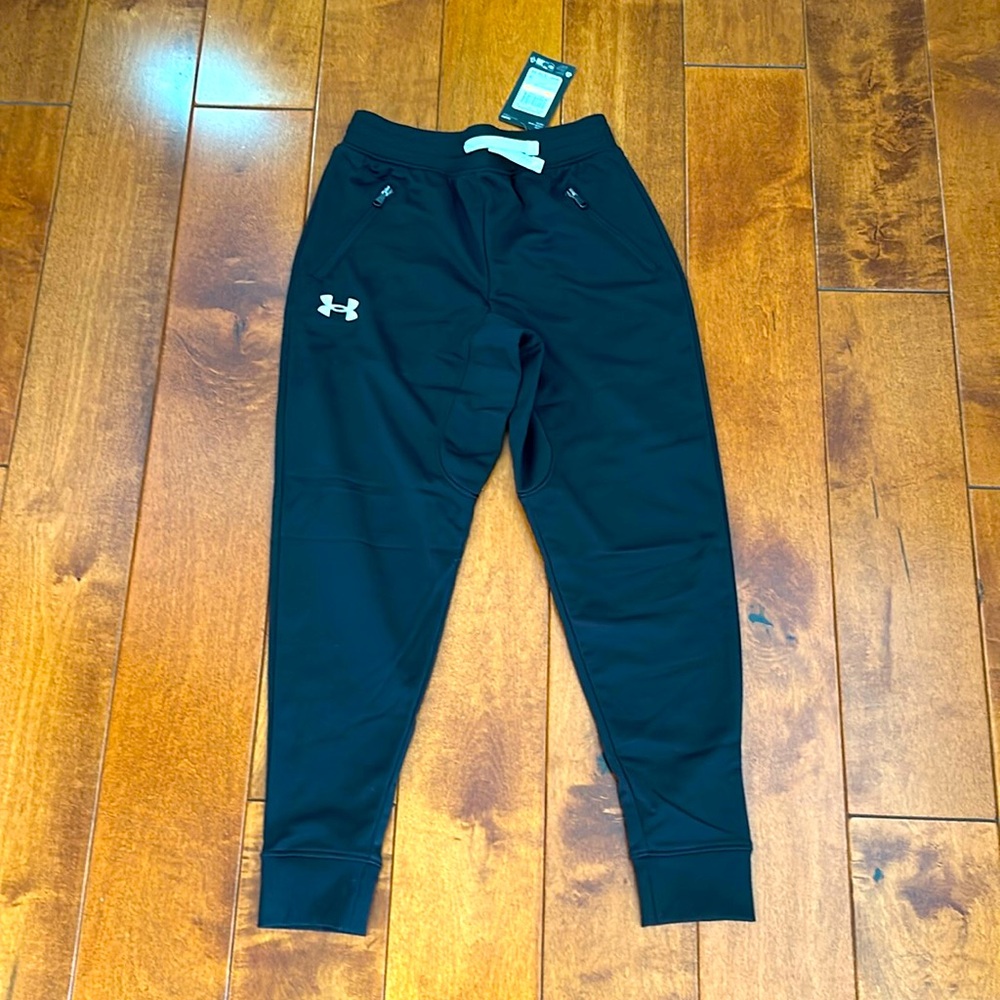 Under Armour Boys Youth Small Black Joggers.
